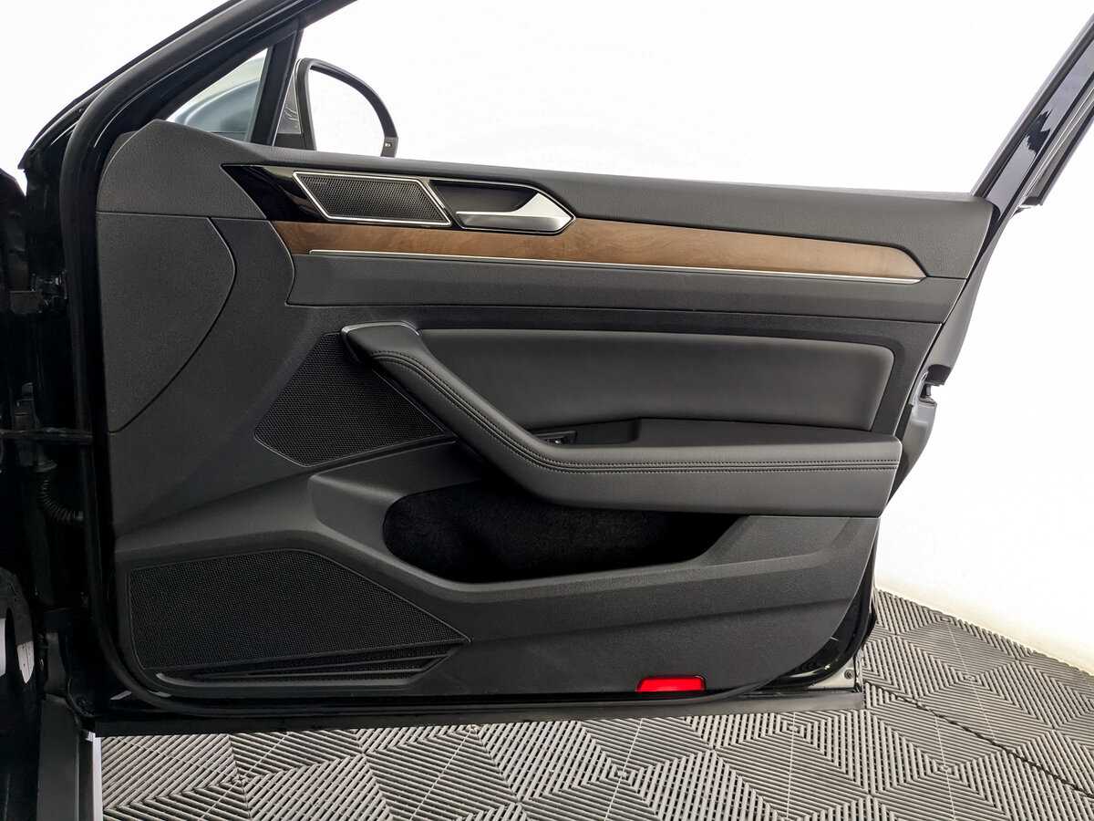 Б/У Фольксваген Пассат 2018 года. Фото: #24