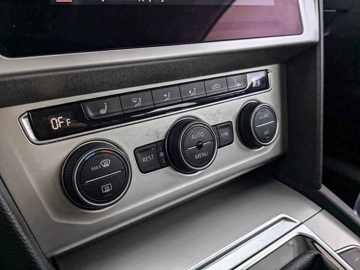 Б/У Фольксваген Пассат 2019 года. Фото: #17