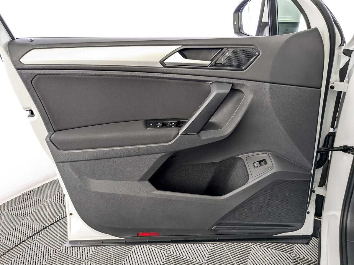 Б/У Фольксваген Тигуан 2020 года. Фото: #18