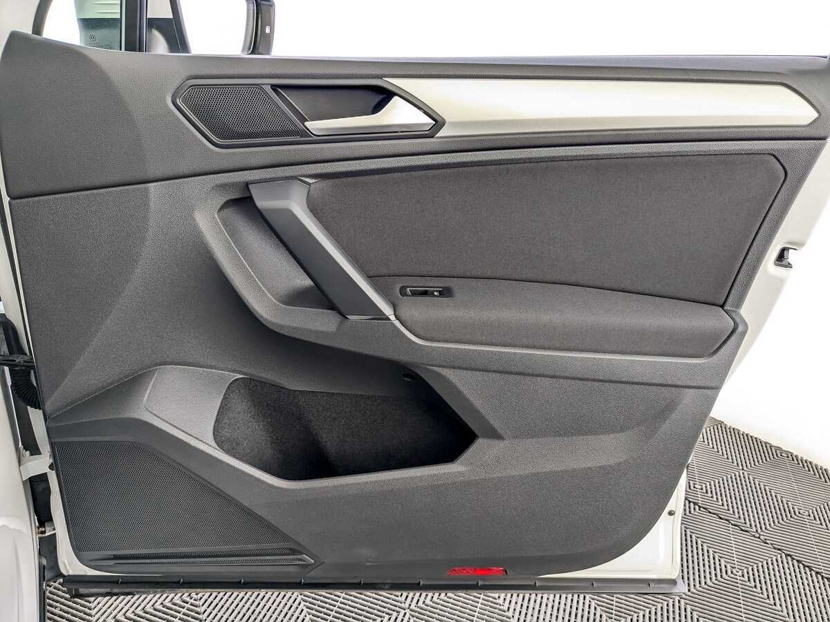 Б/У Фольксваген Тигуан 2020 года. Фото: #23