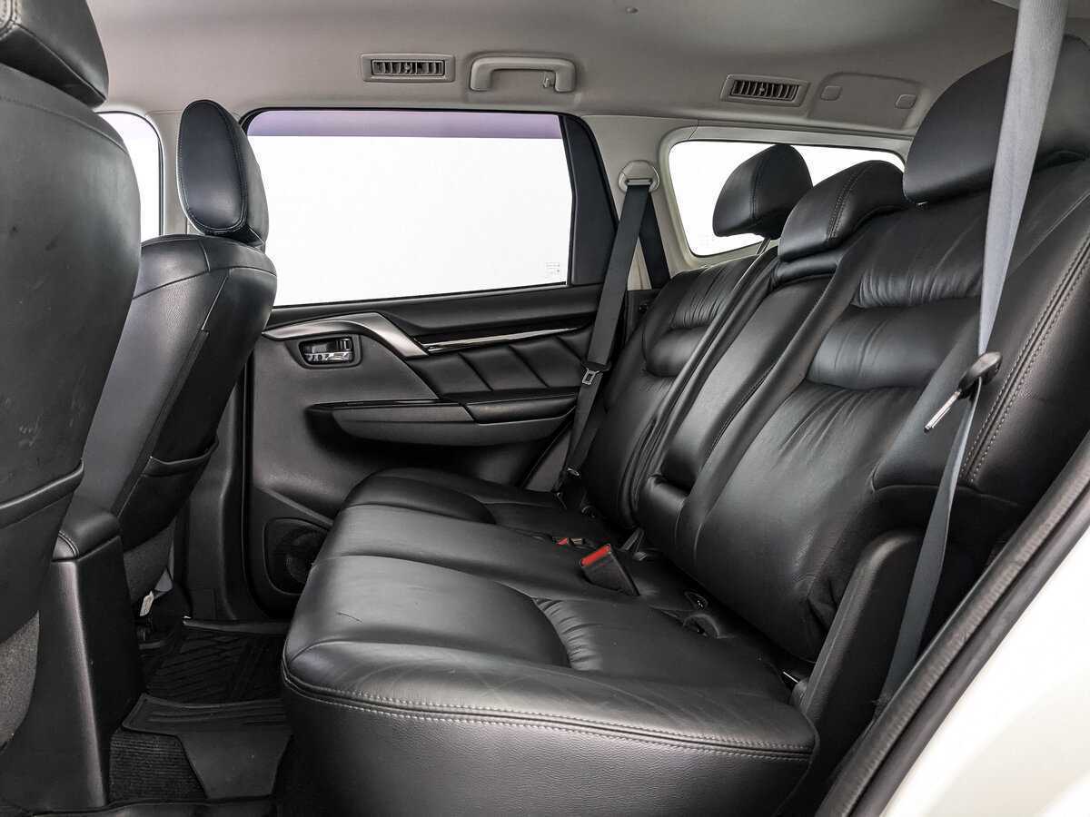 Б/У Митсубиши Паджеро Спорт 2017 года. Фото: #15