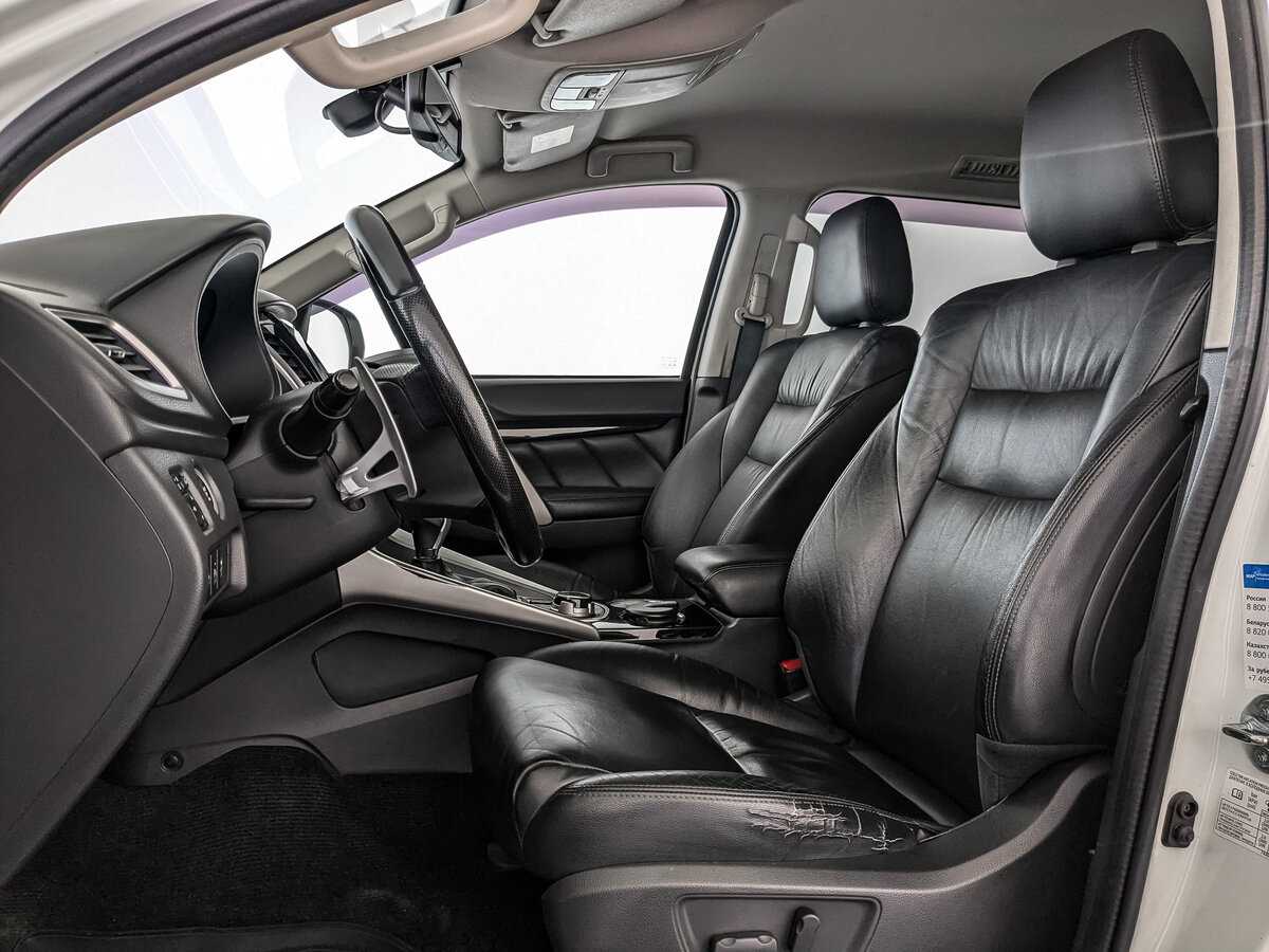 Б/У Митсубиши Паджеро Спорт 2017 года. Фото: #17