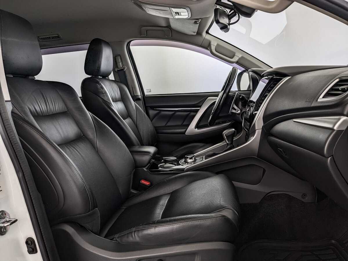 Б/У Митсубиши Паджеро Спорт 2017 года. Фото: #21