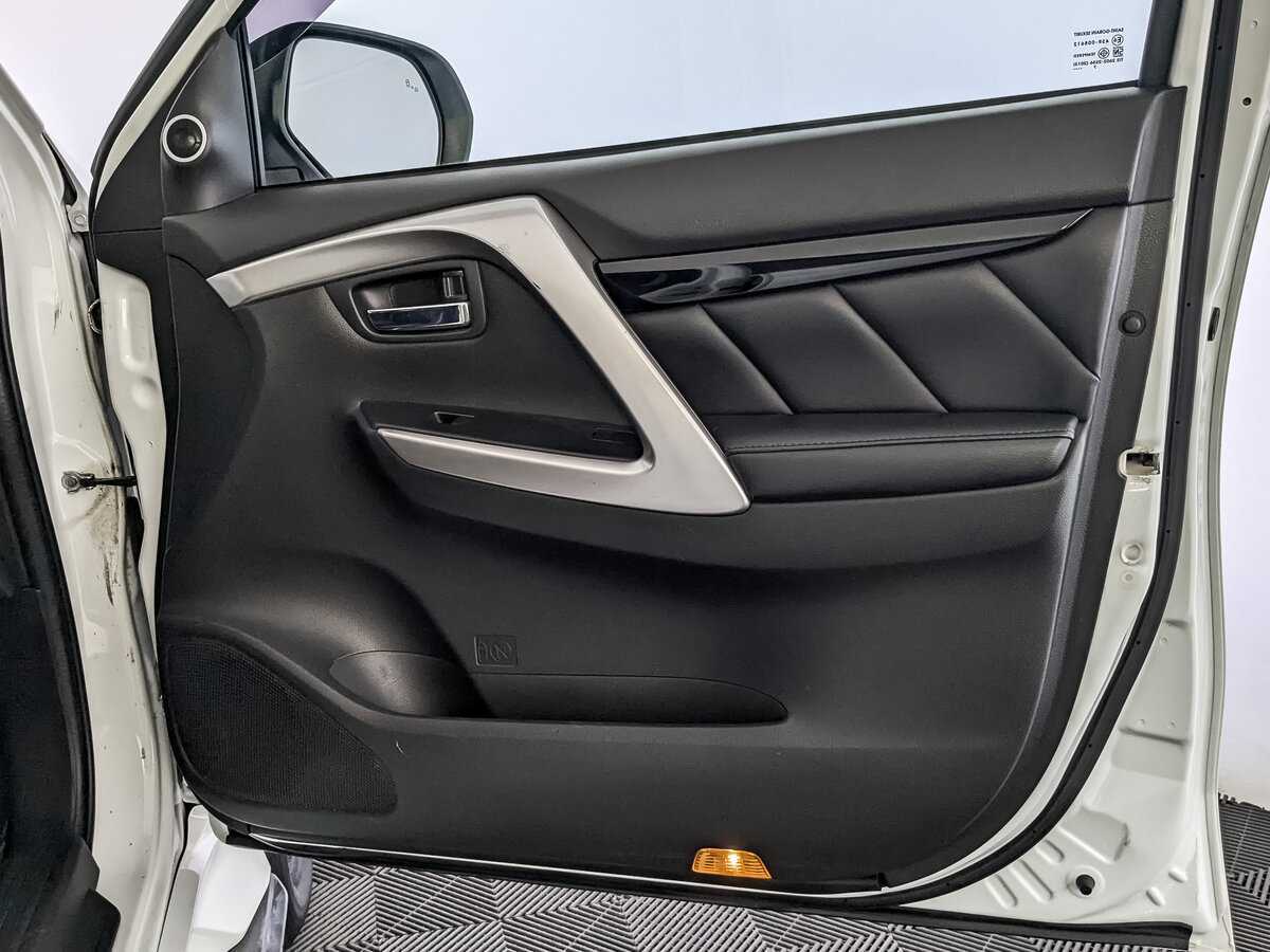 Б/У Митсубиши Паджеро Спорт 2017 года. Фото: #22