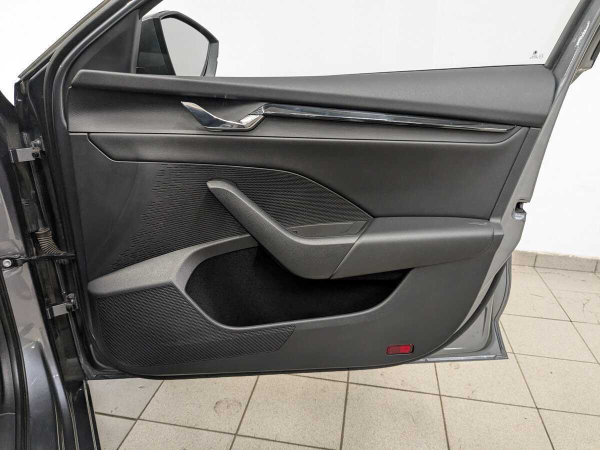 Б/У Шкода Октавия 2021 года. Фото: #23