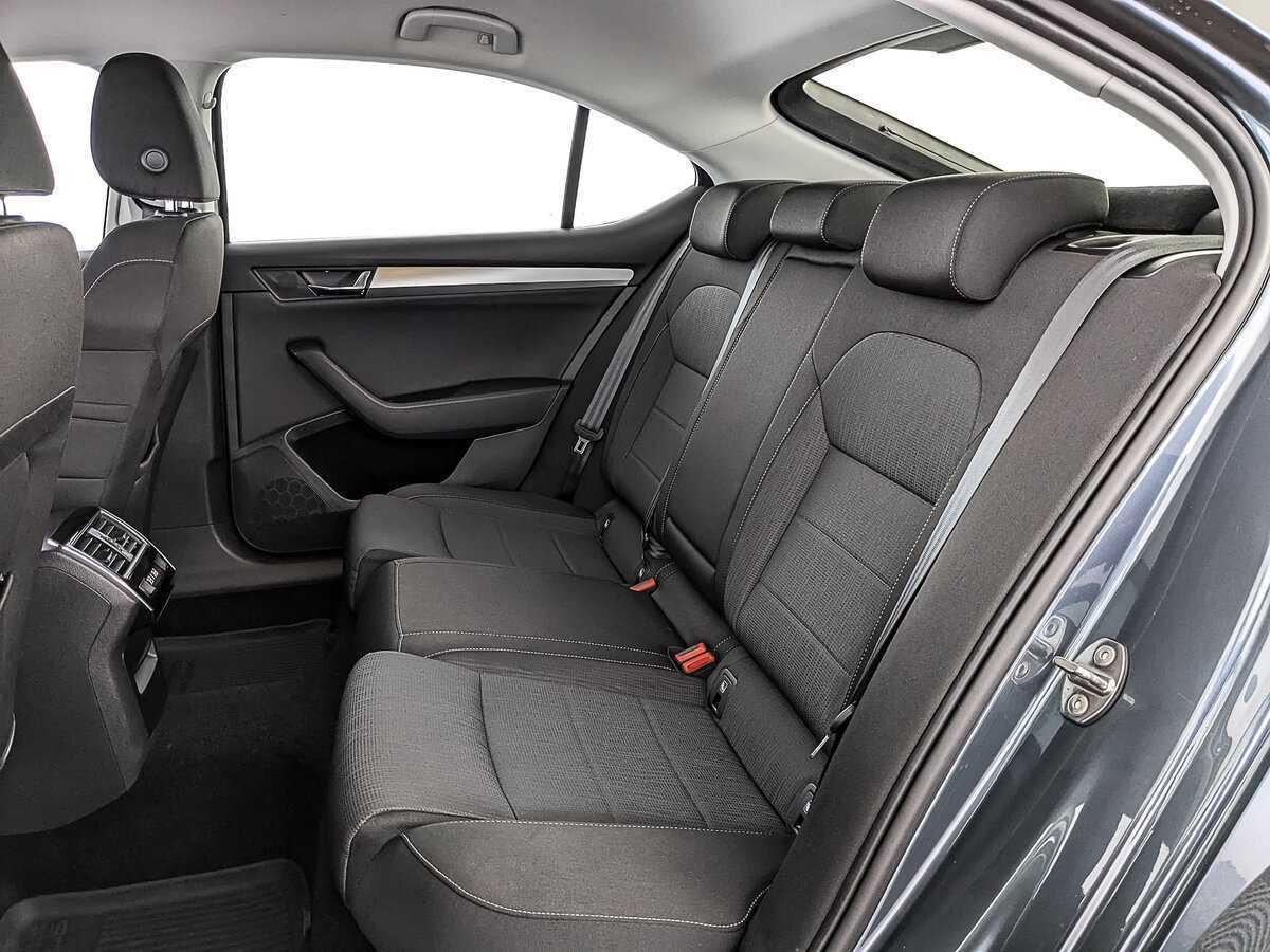 Б/У Шкода Суперб 2019 года. Фото: #16