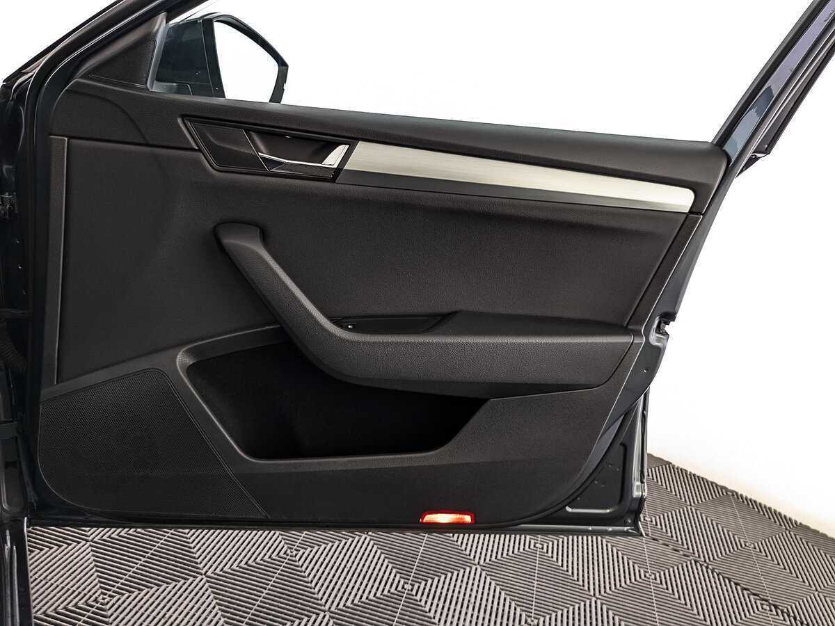 Б/У Шкода Суперб 2019 года. Фото: #22