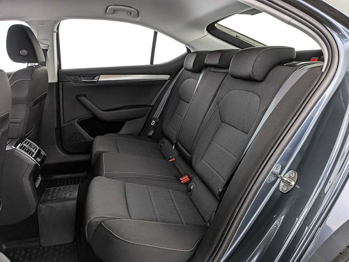 Б/У Шкода Суперб 2018 года. Фото: #16