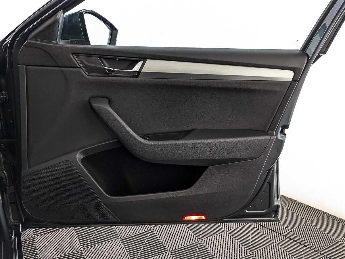 Б/У Шкода Суперб 2018 года. Фото: #22