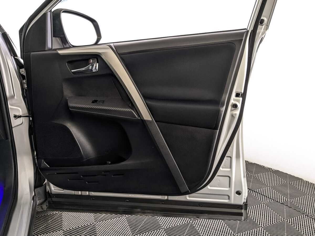 Б/У Тойота Рав4 2014 года. Фото: #24