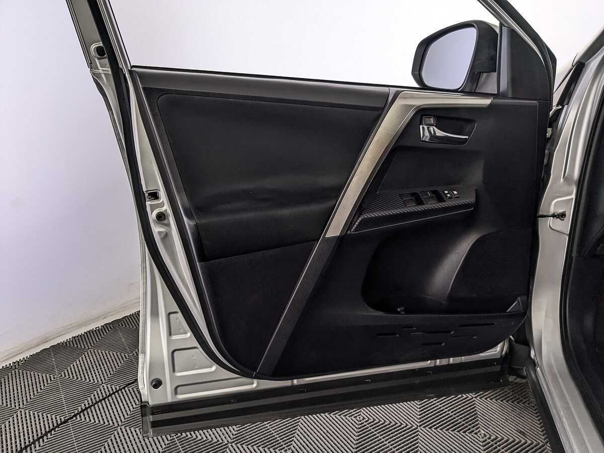 Б/У Тойота Рав4 2013 года. Фото: #18