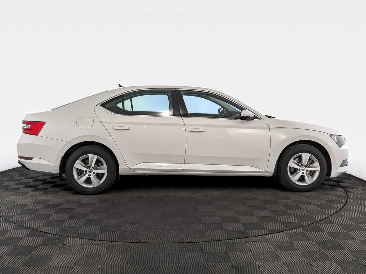 Б/У Шкода Суперб 2017 года. Фото: #3