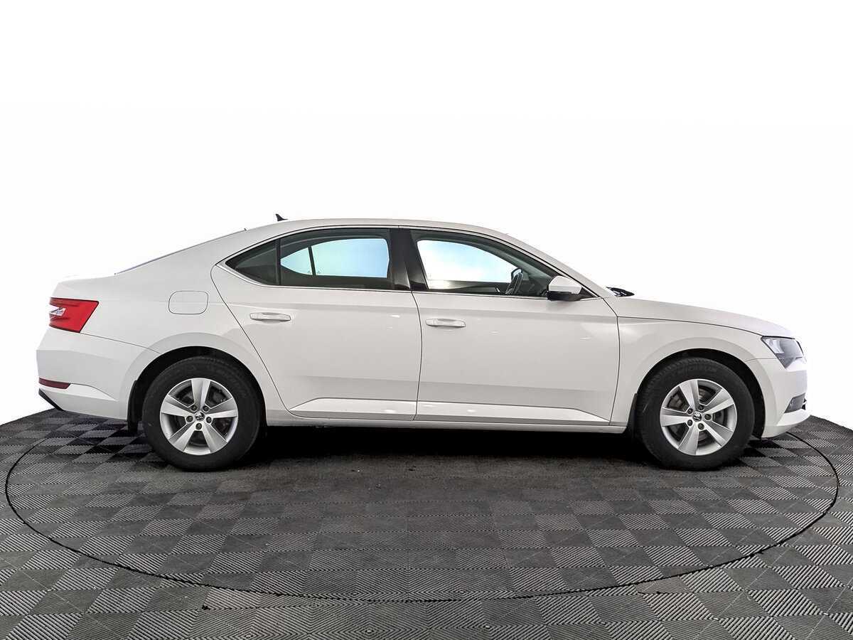 Б/У Шкода Суперб 2018 года. Фото: #3