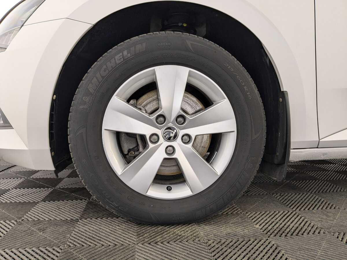 Б/У Шкода Суперб 2018 года. Фото: #11