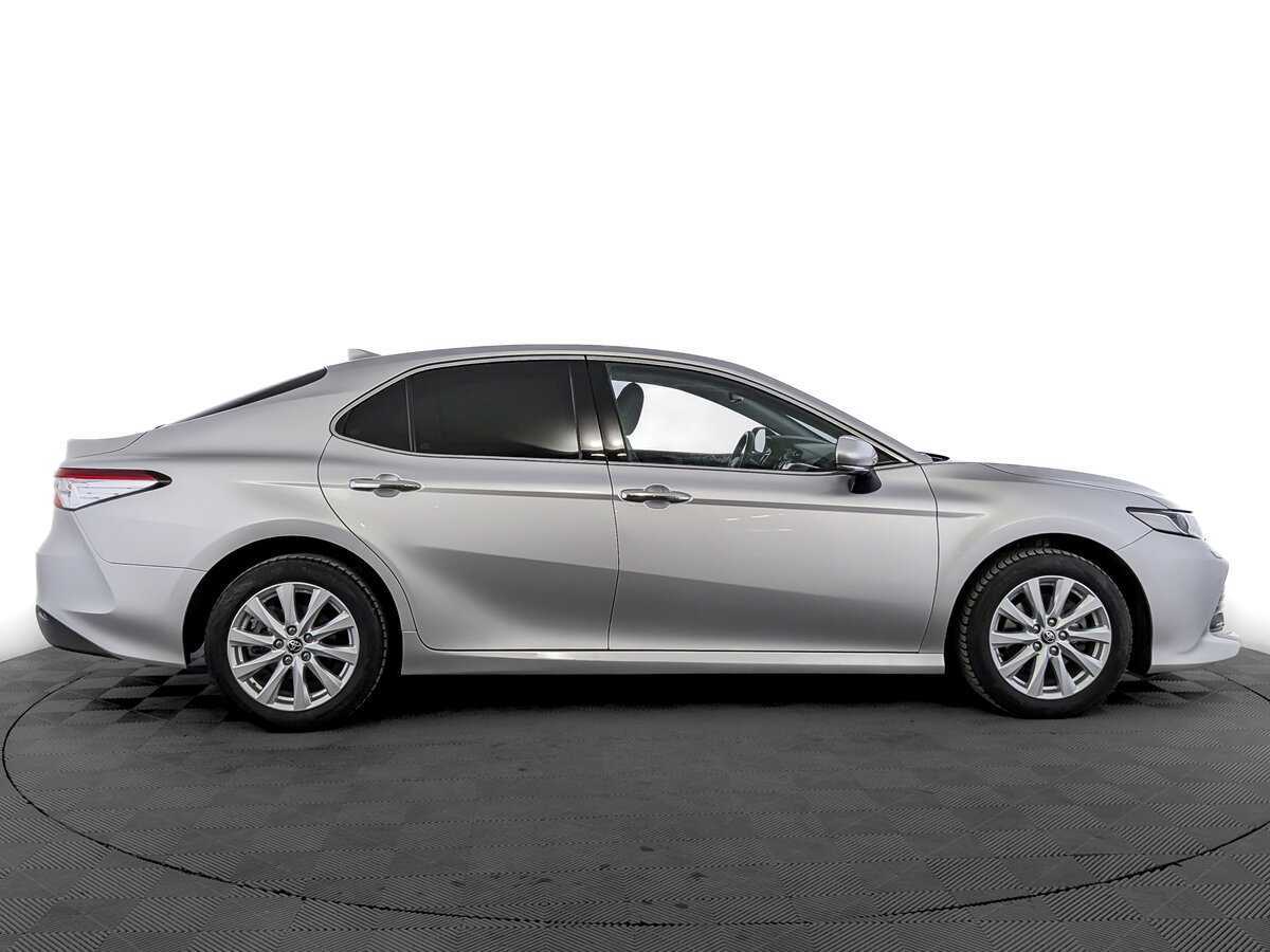 Б/У Тойота Камри 2019 года. Фото: #3