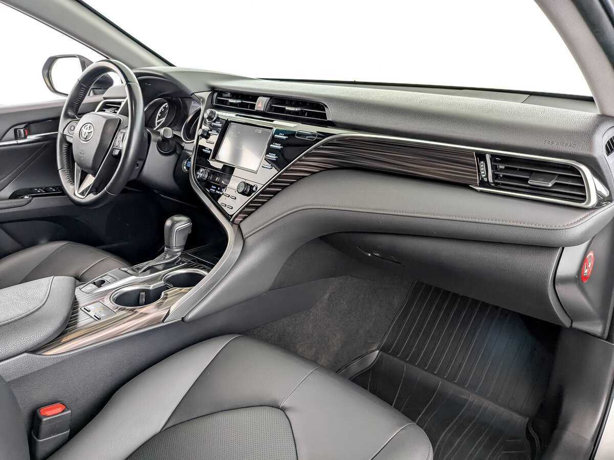 Б/У Тойота Камри 2019 года. Фото: #10