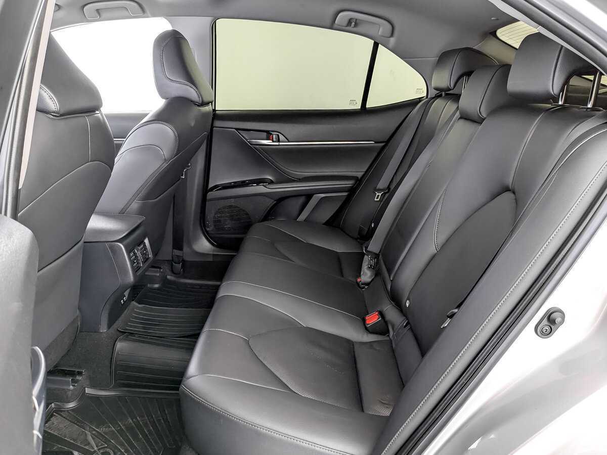 Б/У Тойота Камри 2019 года. Фото: #11