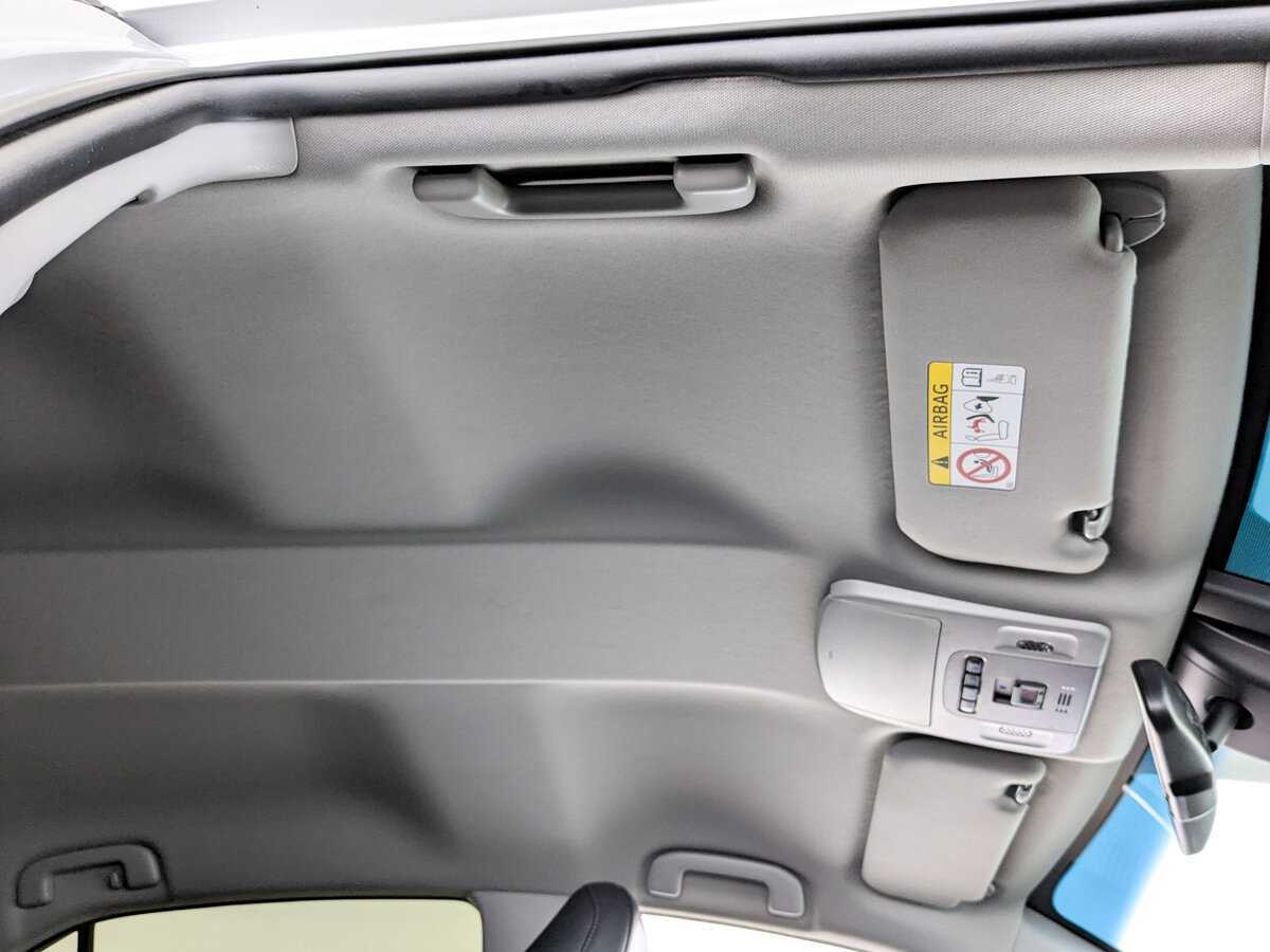 Б/У Тойота Камри 2019 года. Фото: #19