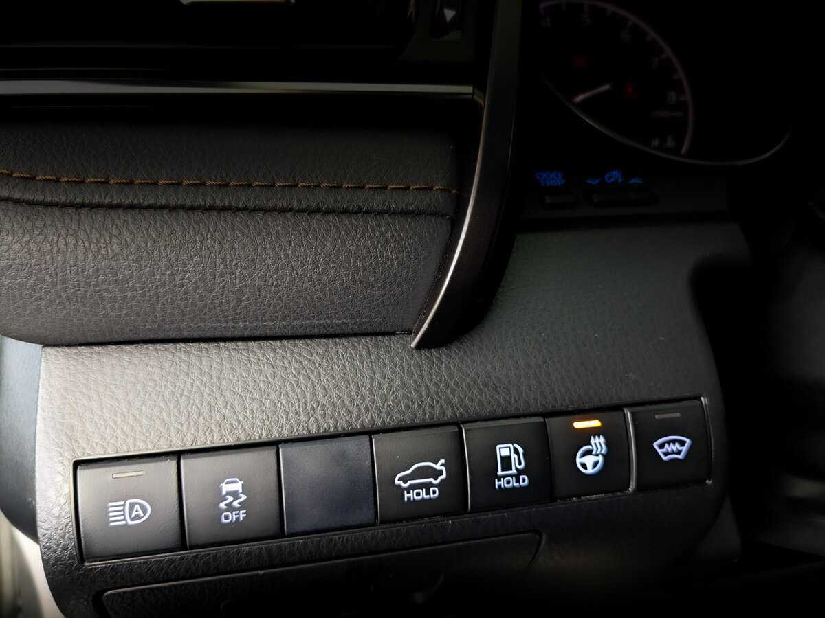 Б/У Тойота Камри 2019 года. Фото: #23