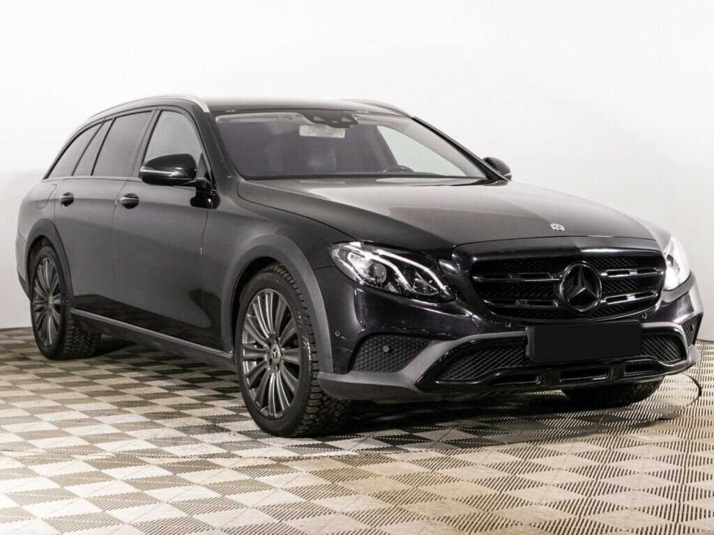 Б/У Мерседес-Бенц Е-Класс 2017 года. Фото: #2