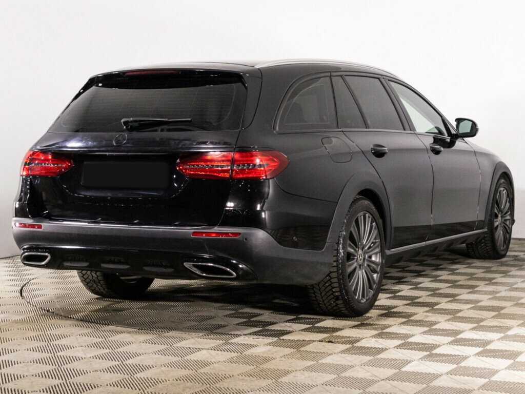 Б/У Мерседес-Бенц Е-Класс 2017 года. Фото: #4