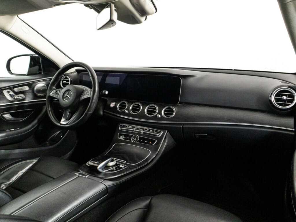 Б/У Мерседес-Бенц Е-Класс 2017 года. Фото: #8