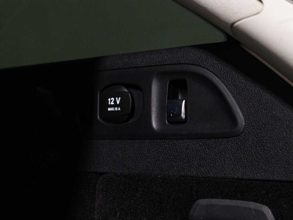 Б/У Мерседес-Бенц Е-Класс 2017 года. Фото: #15