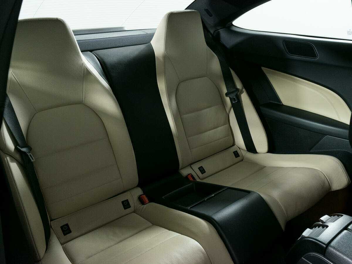 Б/У Мерседес-Бенц Ц-Класс 2012 года. Фото: #10