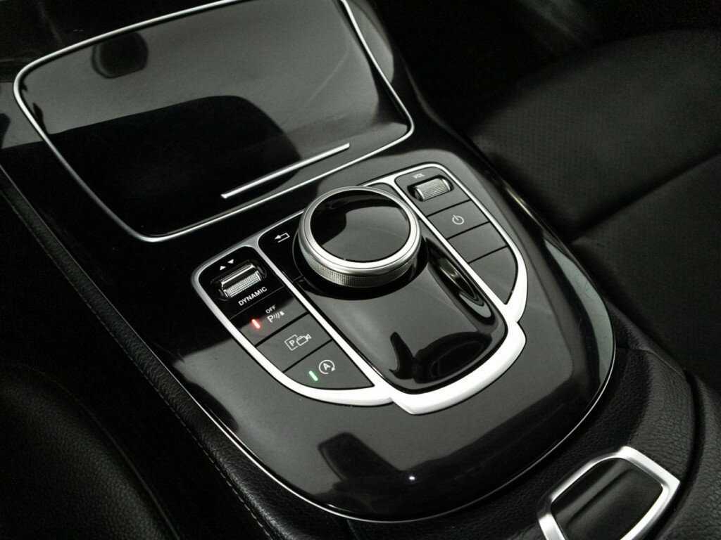 Б/У Мерседес-Бенц Е-Класс 2019 года. Фото: #16