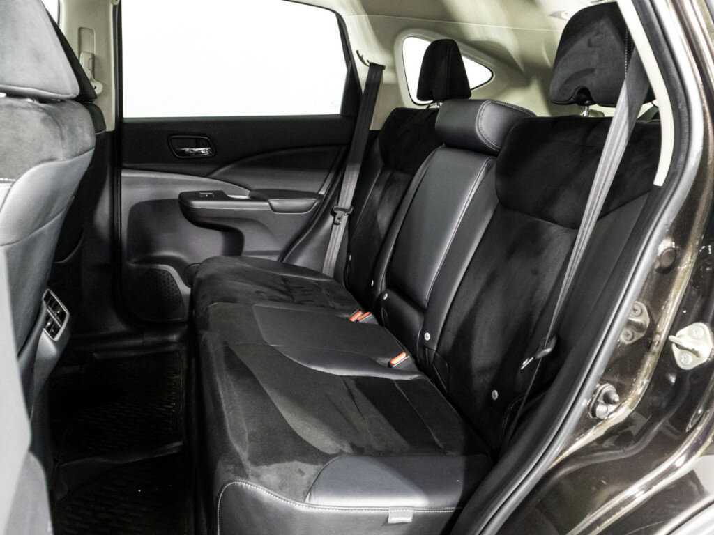 Б/У Хонда ЦР-В 2016 года. Фото: #9