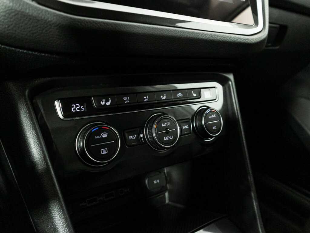 Б/У Фольксваген Тигуан 2018 года. Фото: #17