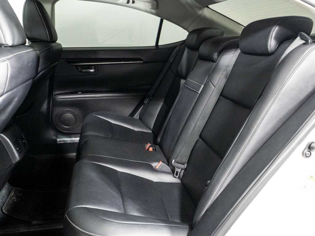 Б/У Лексус ЕС 2013 года. Фото: #9