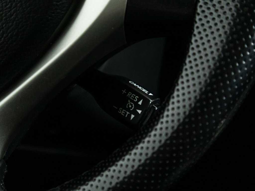 Б/У Лексус ЕС 2013 года. Фото: #21