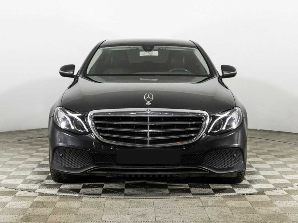 Б/У Мерседес-Бенц Е-Класс 2019 года. Фото: #1