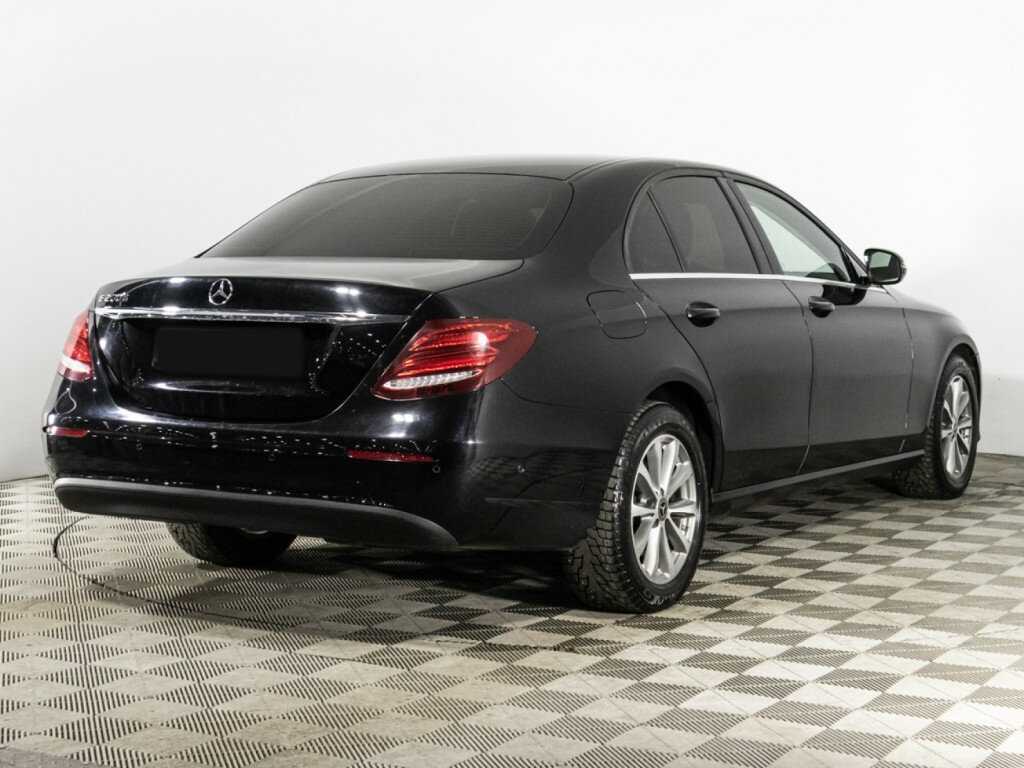 Б/У Мерседес-Бенц Е-Класс 2019 года. Фото: #4