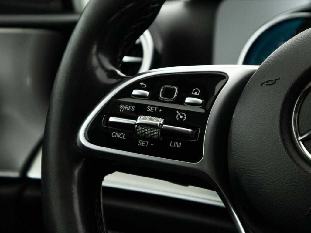 Б/У Мерседес-Бенц Е-Класс 2019 года. Фото: #18