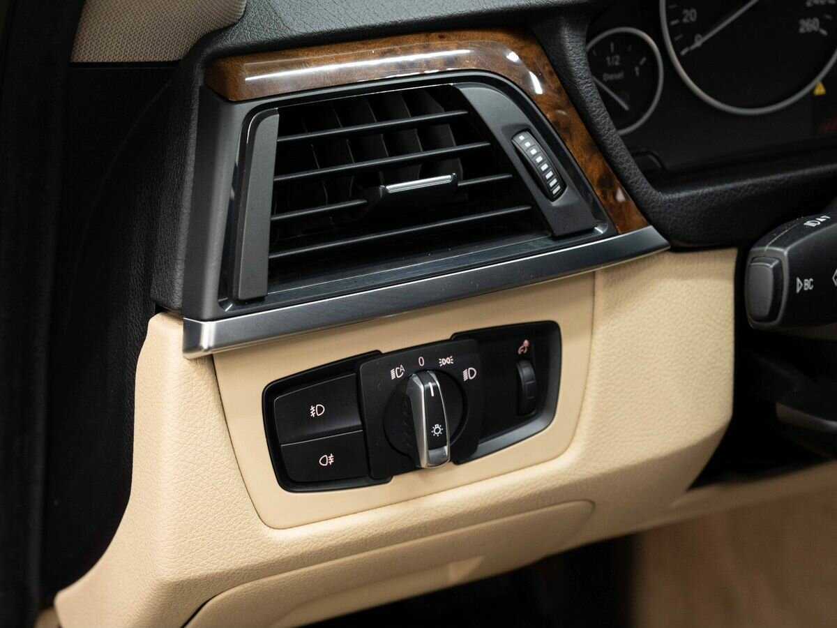 Б/У БМВ 3 серии 2013 года. Фото: #18