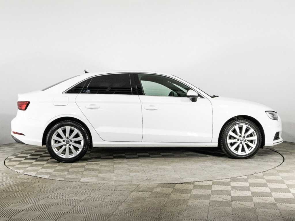 Б/У Ауди А3 2019 года. Фото: #3