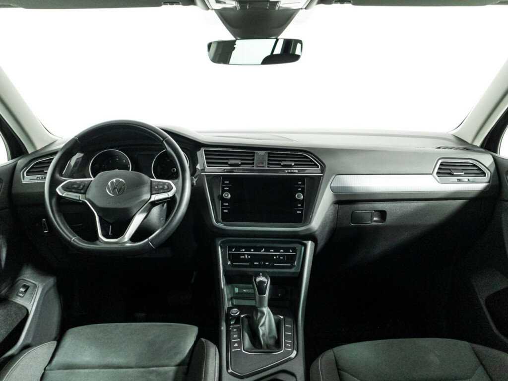 Б/У Фольксваген Тигуан 2021 года. Фото: #12