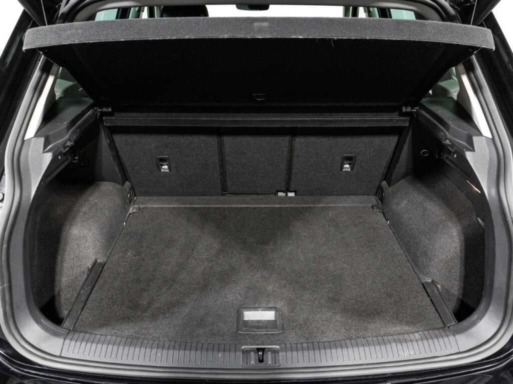 Б/У Фольксваген Тигуан 2021 года. Фото: #14