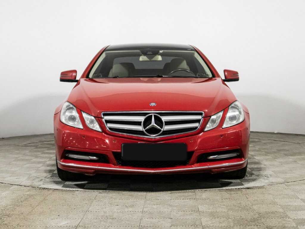 Б/У Мерседес-Бенц Е-Класс 2012 года. Фото: #1