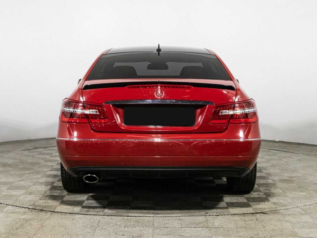 Б/У Мерседес-Бенц Е-Класс 2012 года. Фото: #5