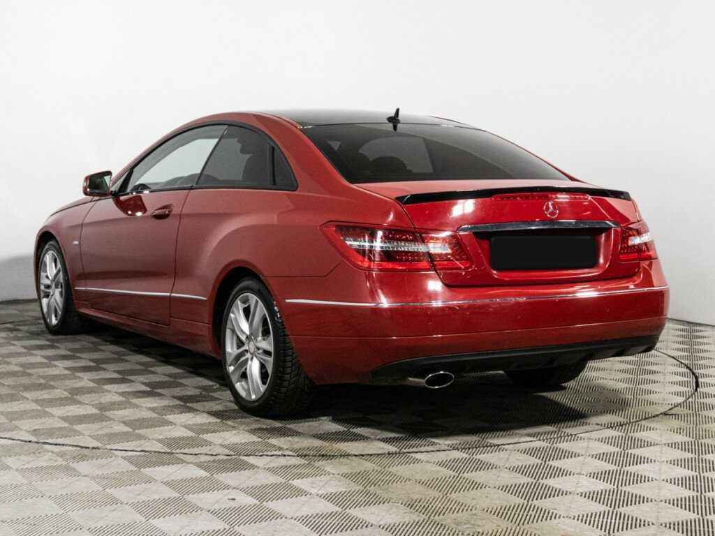 Б/У Мерседес-Бенц Е-Класс 2012 года. Фото: #6