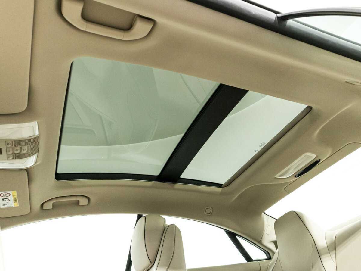 Б/У Мерседес-Бенц Е-Класс 2013 года. Фото: #15