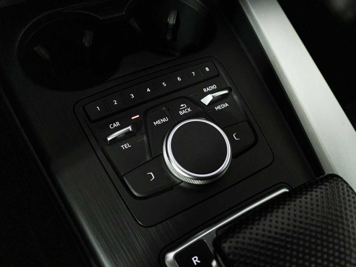 Б/У Ауди А4 2019 года. Фото: #17