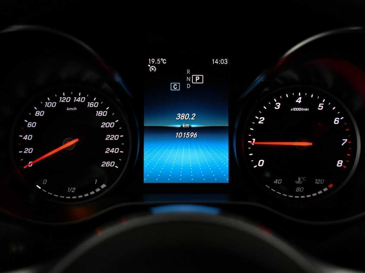 Б/У Мерседес-Бенц Ц-Класс 2018 года. Фото: #19