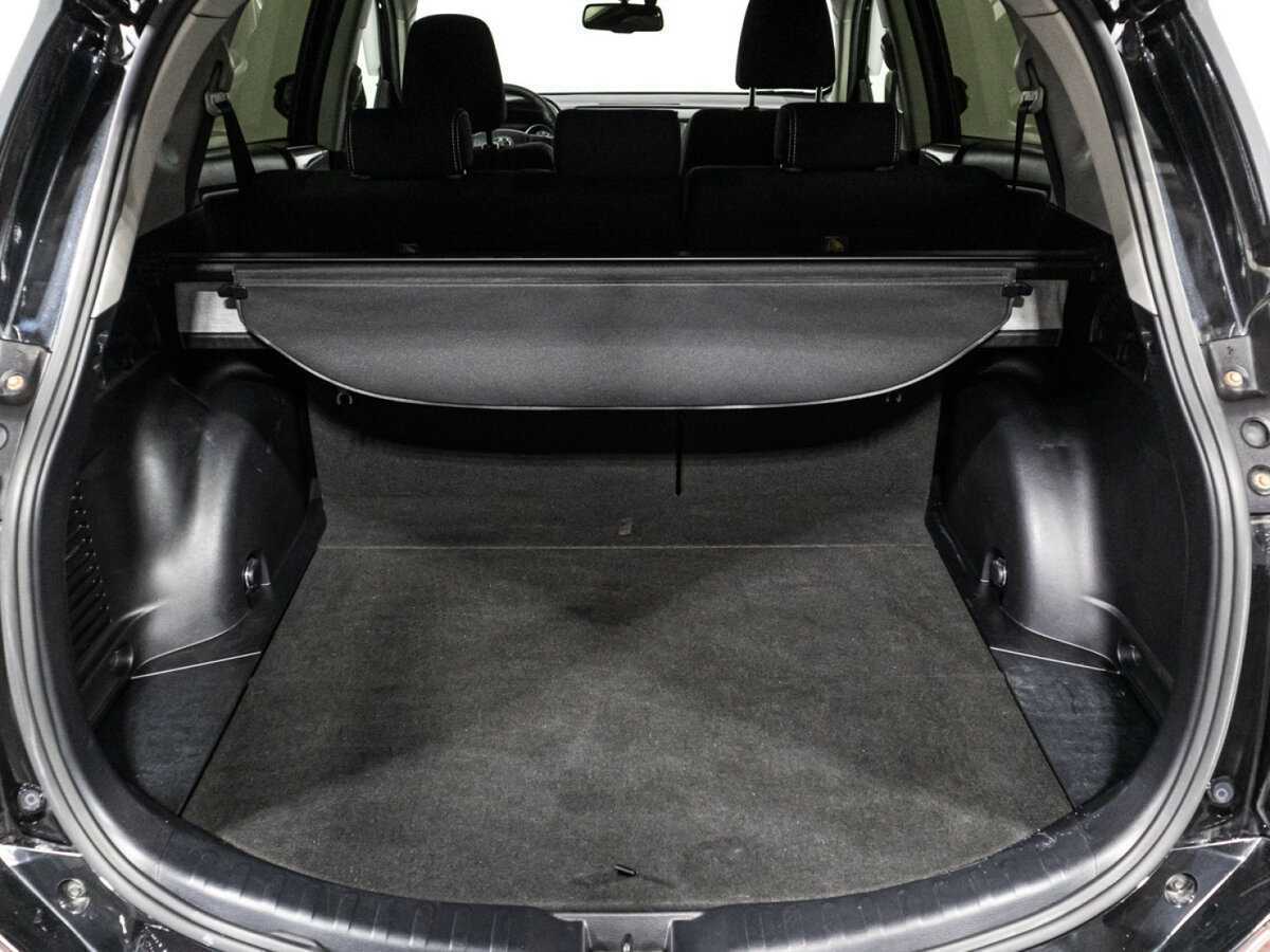 Б/У Тойота Рав4 2015 года. Фото: #13