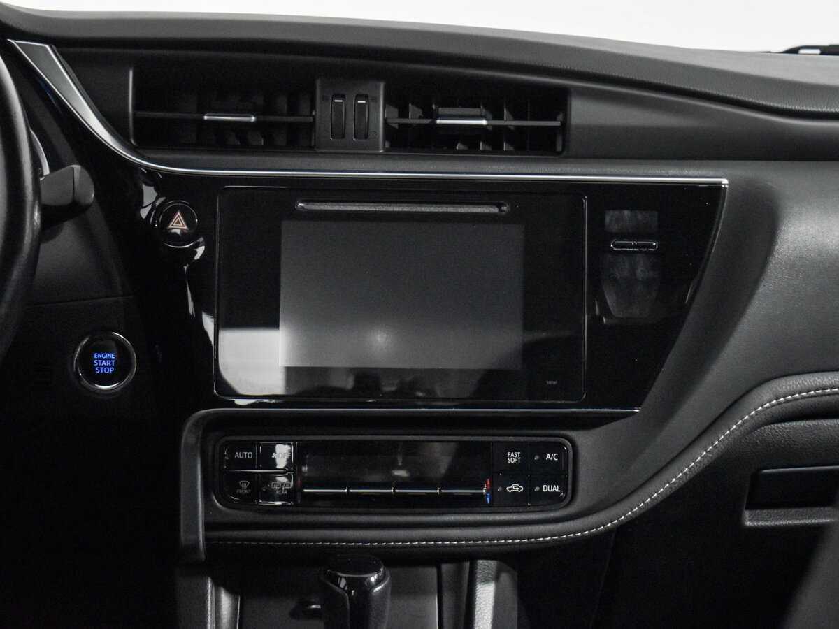 Б/У Тойота Королла 2016 года. Фото: #15