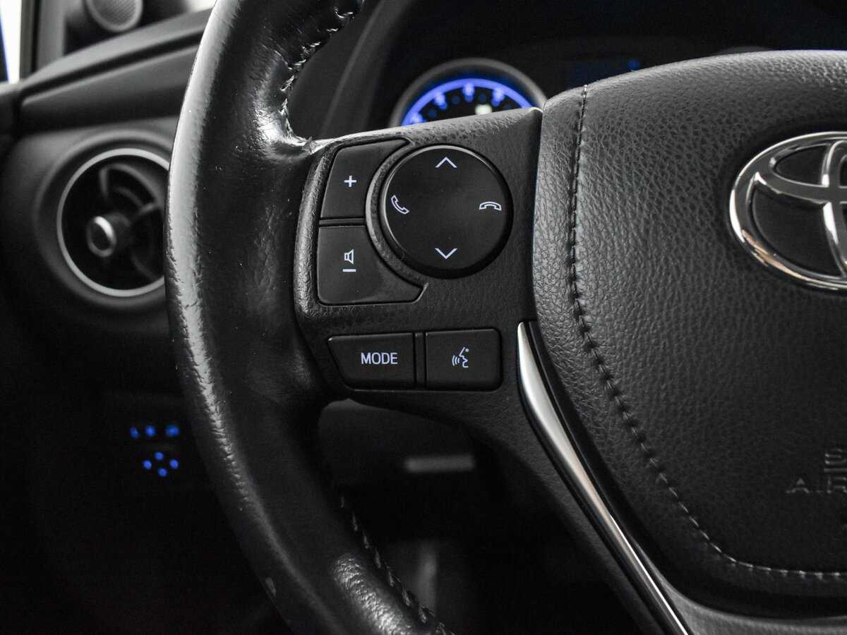 Б/У Тойота Королла 2016 года. Фото: #16