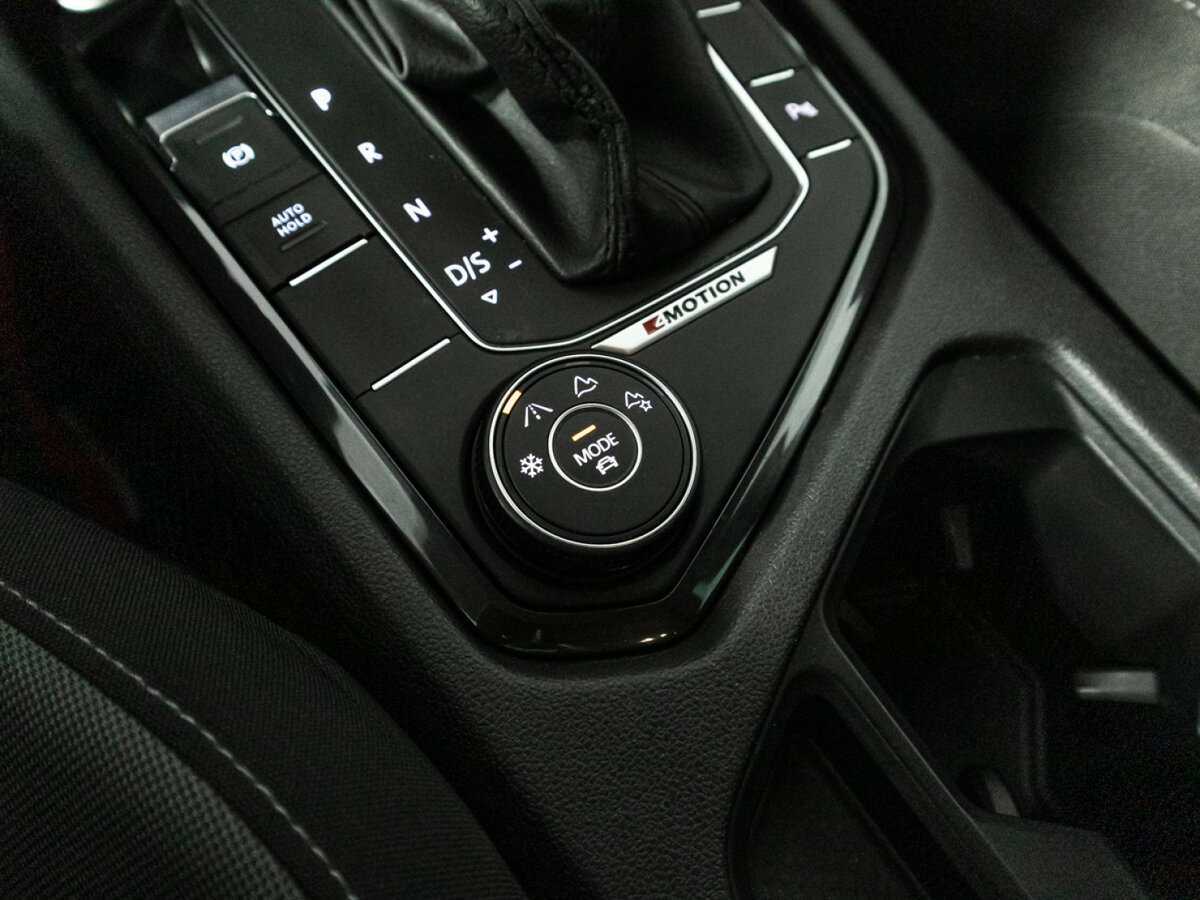 Б/У Фольксваген Тигуан 2019 года. Фото: #15